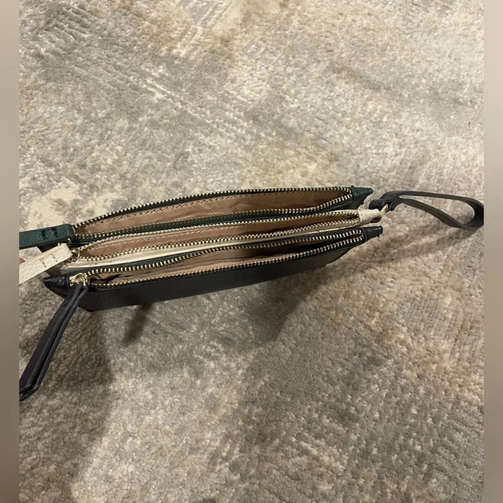 Nine West 3 Tri Pocket Zip Wristlet Blue White Green, Like New! 8.25 x 5.25 - Picture 4 of 11